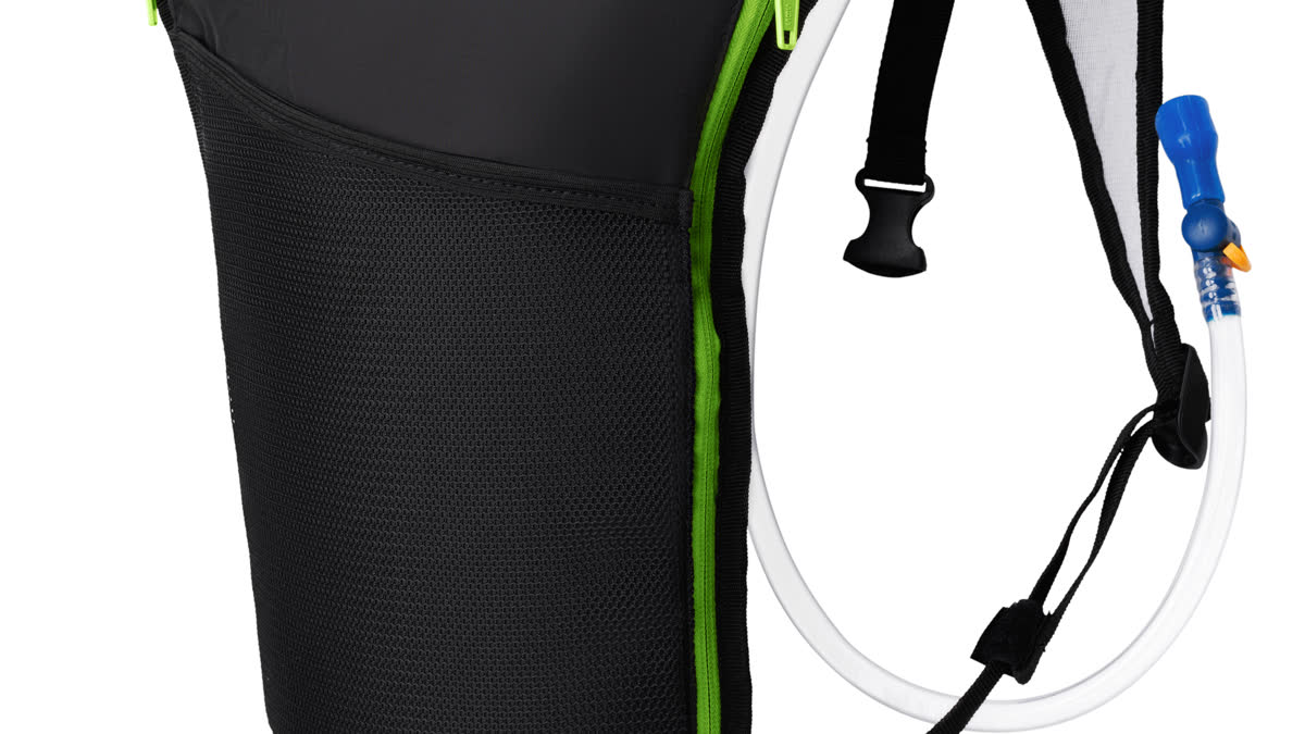 Ilustračný stock: hydrapack a batoh outdoor, bez brand loga