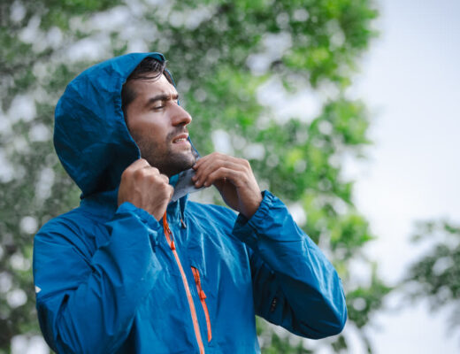 Ilustračný stock: vodotesný zips na bundě civilne, bez outdoor loga.
