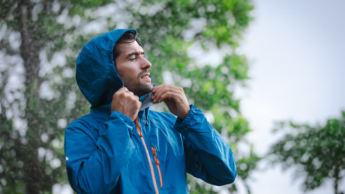 Ilustračný stock: vodotesný zips na bundě civilne, bez outdoor loga.